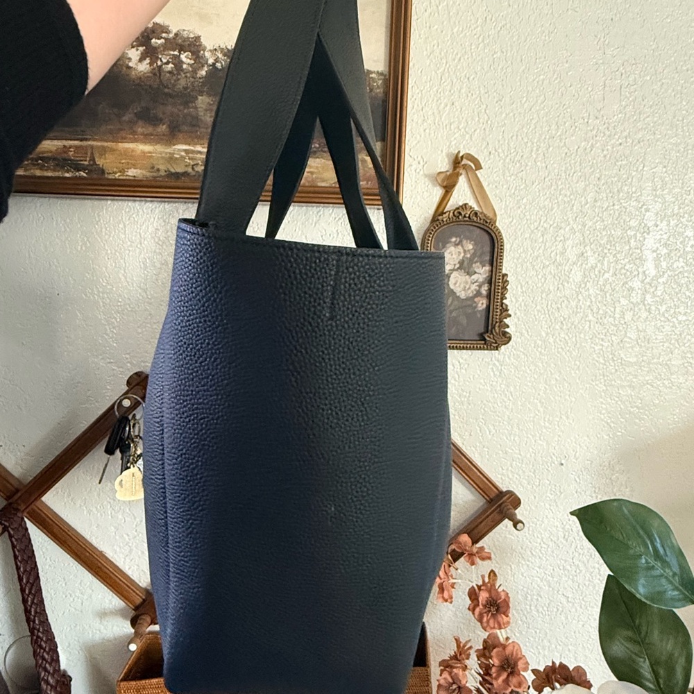 Yves Saint Laurent Black Leather Tote Bag - Picture 3 of 15